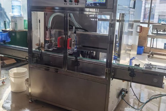 2-tubo seguindo linha de enchimento e tampagem - detergente para lavanderia 80g