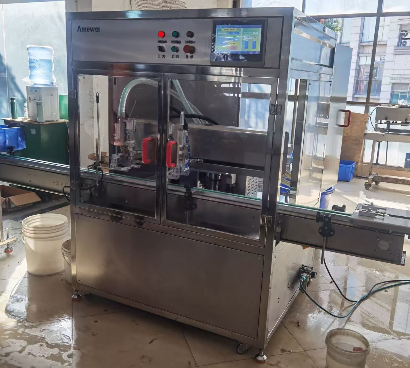 2-tubo seguindo linha de enchimento e tampagem - detergente para lavanderia 80g